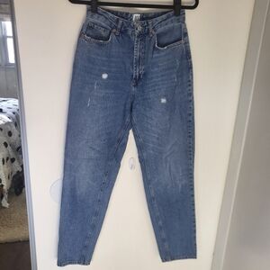 EUC BDG High-Waisted Mom Jeans Women Size 27